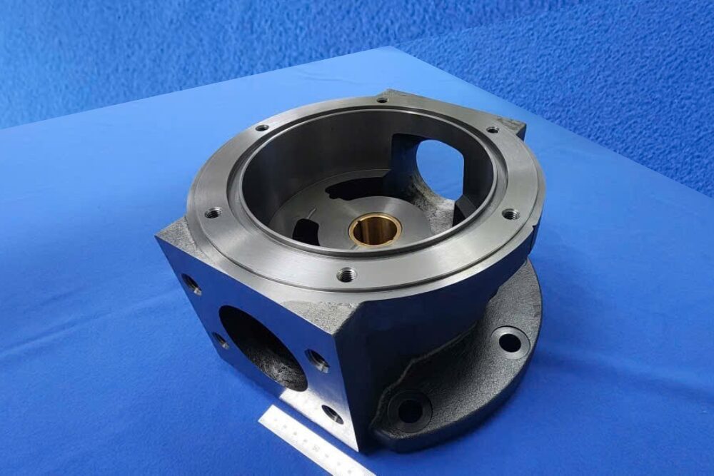 鉄鋳造＋切削加工＋ブッシュ圧入品2